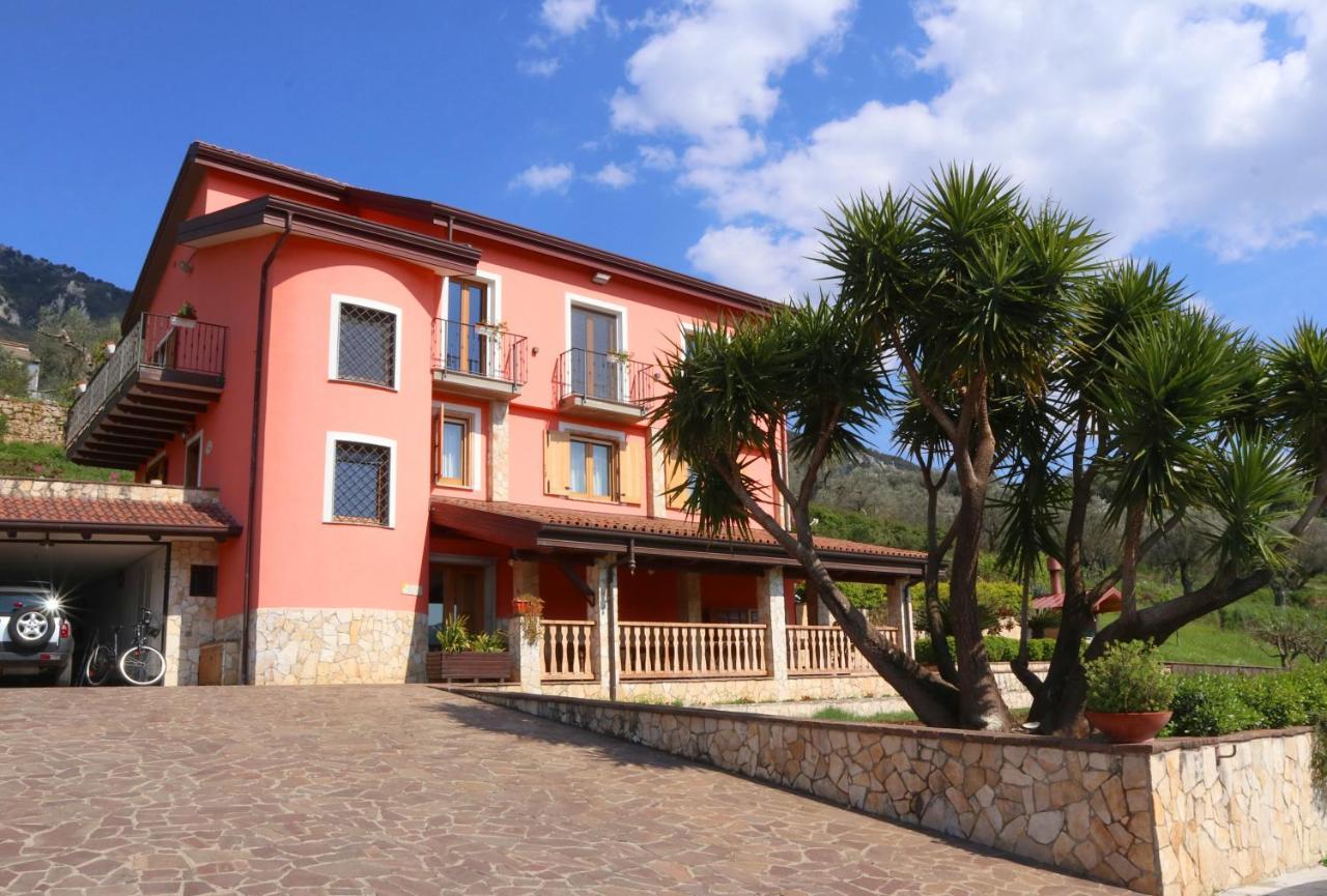 B&B La Casa Del Sole Controne Luaran gambar